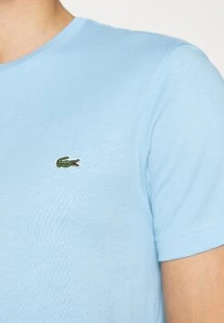 Lacoste Plus - T-Shirt Basique - Panorama -Vêtements Magasin 2c57ee452b8a45e3bf7895072645f21e