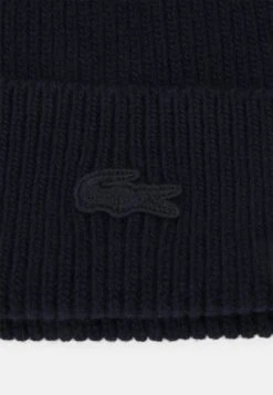 Lacoste Unisex - Bonnet - Abysm 5 Lacoste Unisex - Bonnet - Abysm -Vêtements Magasin 42d2ed31f19d4a64b9920a9572b4aa04