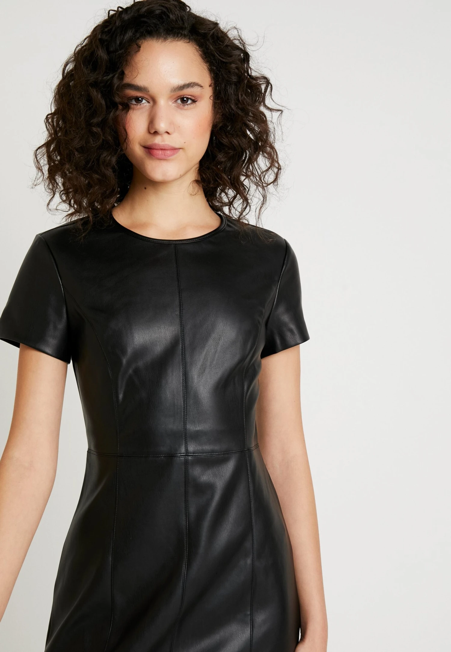 ONLY Onlmia Dress - Robe Fourreau - Black 4 ONLY Onlmia Dress - Robe Fourreau - Black – Image 4