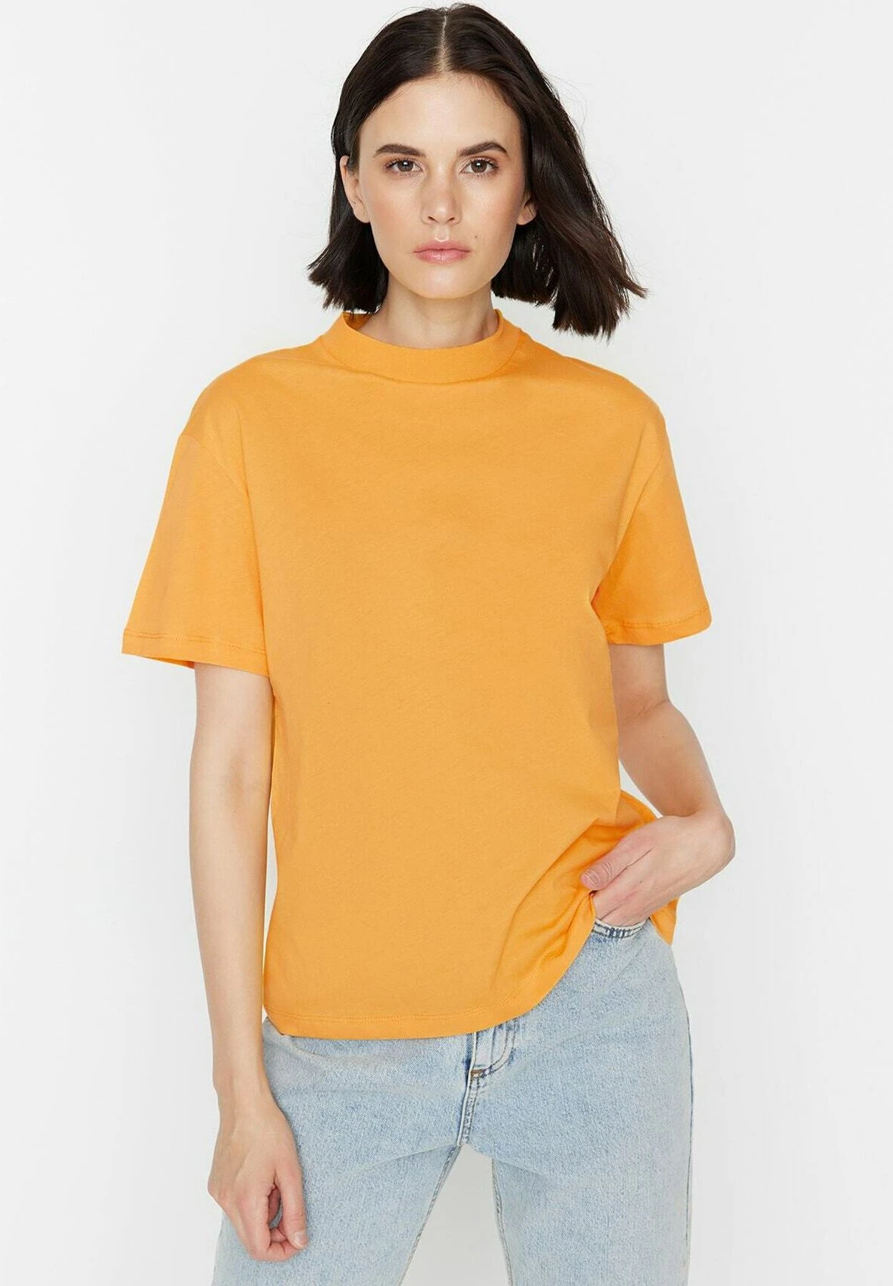 Trendyol Beyaz - T-Shirt Basique - Orange 3 Trendyol Beyaz - T-Shirt Basique - Orange – Image 3