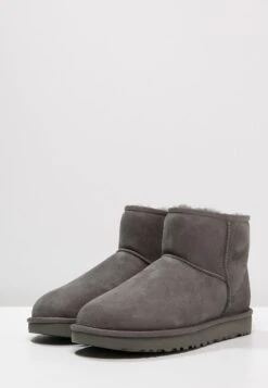 Ugg Classic Mini - Bottines - Grey -Vêtements Magasin 7c979badc958461e99945ac7617fc002