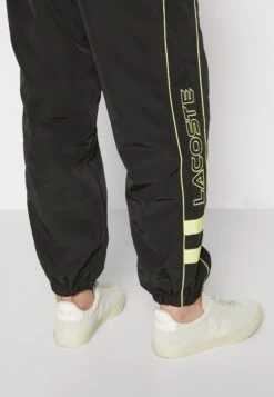 Lacoste Pantalon De Survêtement - Black/Limeira 9 Lacoste Pantalon De Survêtement - Black/Limeira -Vêtements Magasin 8e6df5d0e30c4d768a9e4326496229dd