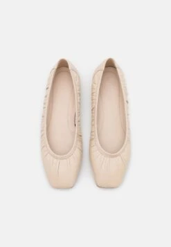 Tamaris Ballerines - Ivory 11 Tamaris Ballerines - Ivory -Vêtements Magasin b80e7a8a45e94771ab513f086fb2e24c