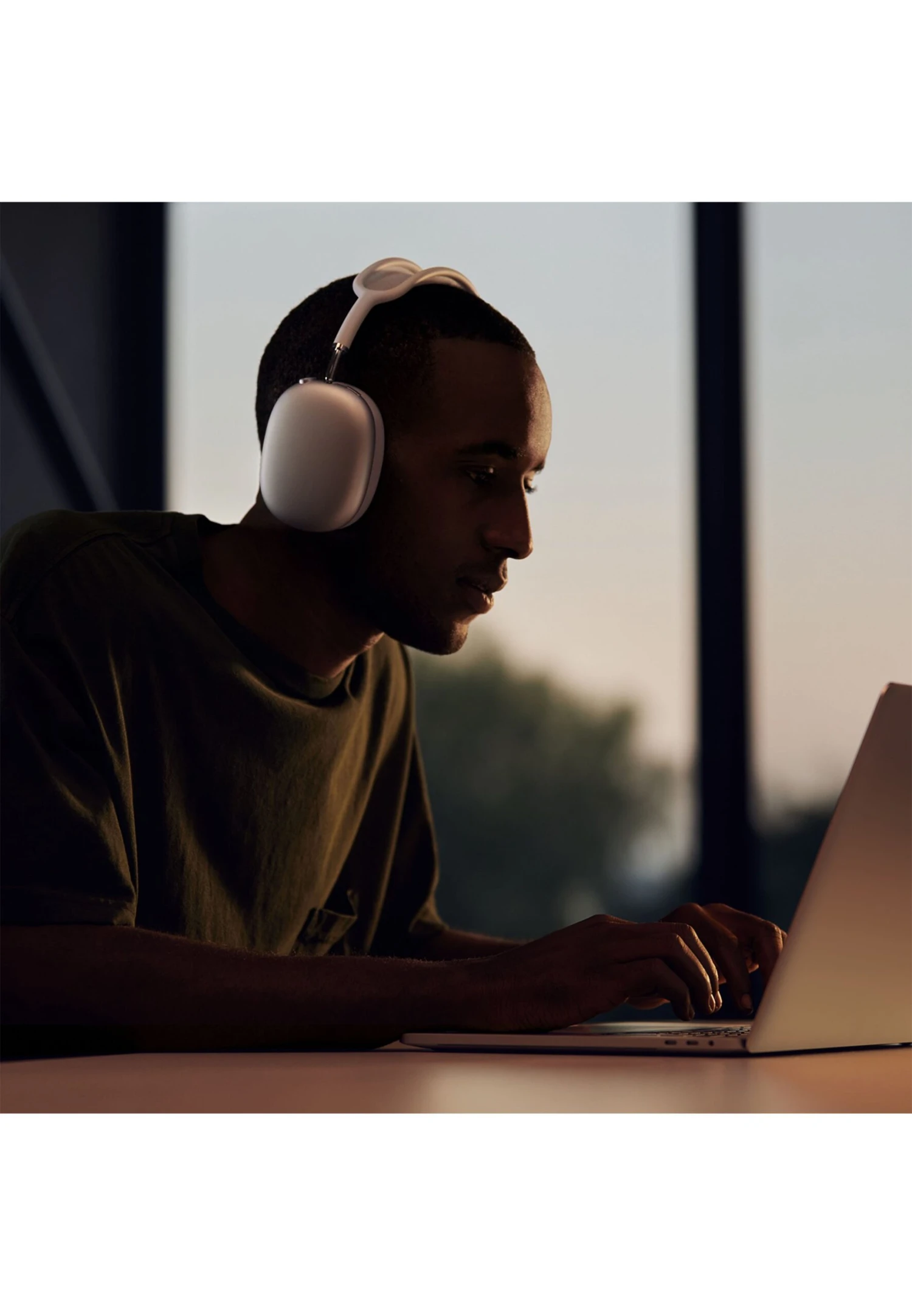 APPLE Airpods Max - Casque - Sky Blue 5 APPLE Airpods Max - Casque - Sky Blue – Image 5