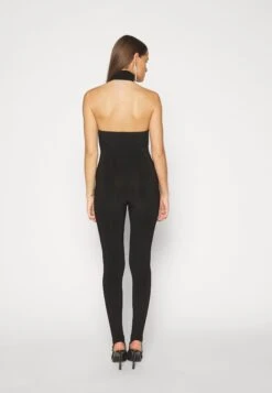 Norma Kamali Halter Turtle Catsuit Footie - Combinaison - Black 11 Norma Kamali Halter Turtle Catsuit Footie - Combinaison - Black -Vêtements Magasin c14f1bfb0ec6444d8ef67edd0bea9de8