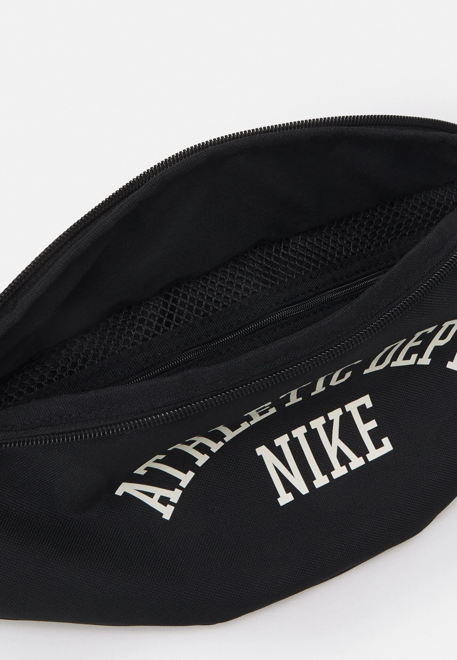 Nike Sportswear Heritage - Sac Banane - Black/Sail 3 Nike Sportswear Heritage - Sac Banane - Black/Sail – Image 3