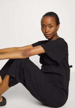 ONLY MATERNITY Olmnelly - Combinaison - Black 9 ONLY MATERNITY Olmnelly - Combinaison - Black -Vêtements Magasin de77ddc049bb46c8aea3d3eae884306c