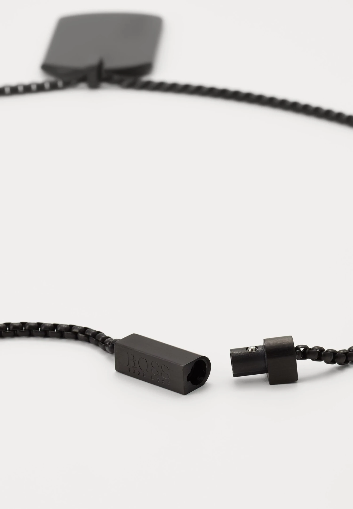 Boss Collier - Black 2 Boss Collier - Black – Image 2