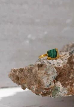 Gemma - Bague - Or 9 Gemma - Bague - Or -Vêtements Magasin ff88fe85a0104a2f960fca4019fd93bc